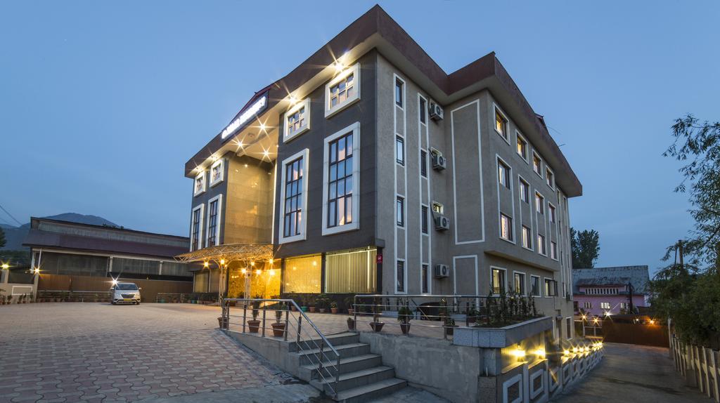 Palette - Solar Residency Hotel Srīnagar Buitenkant foto