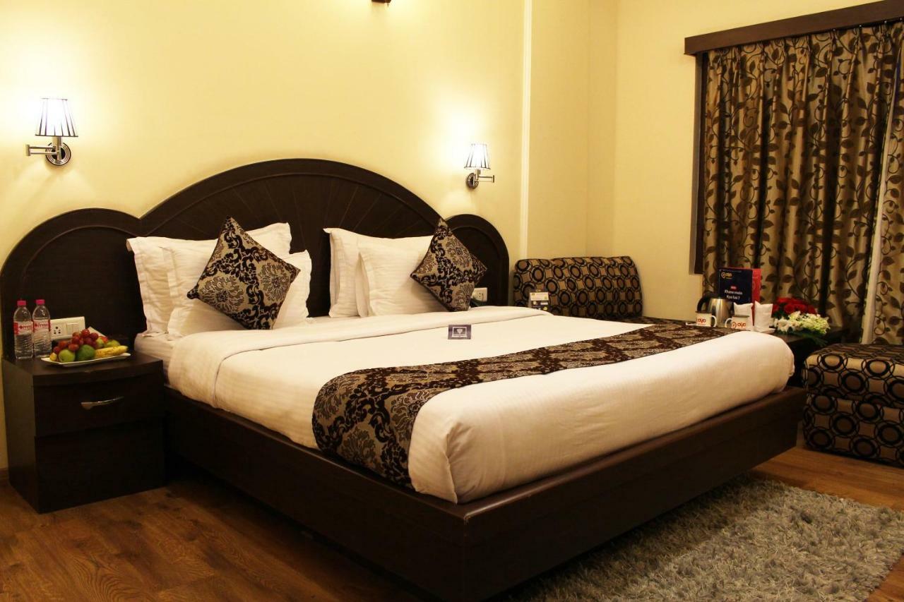 Palette - Solar Residency Hotel Srīnagar Buitenkant foto